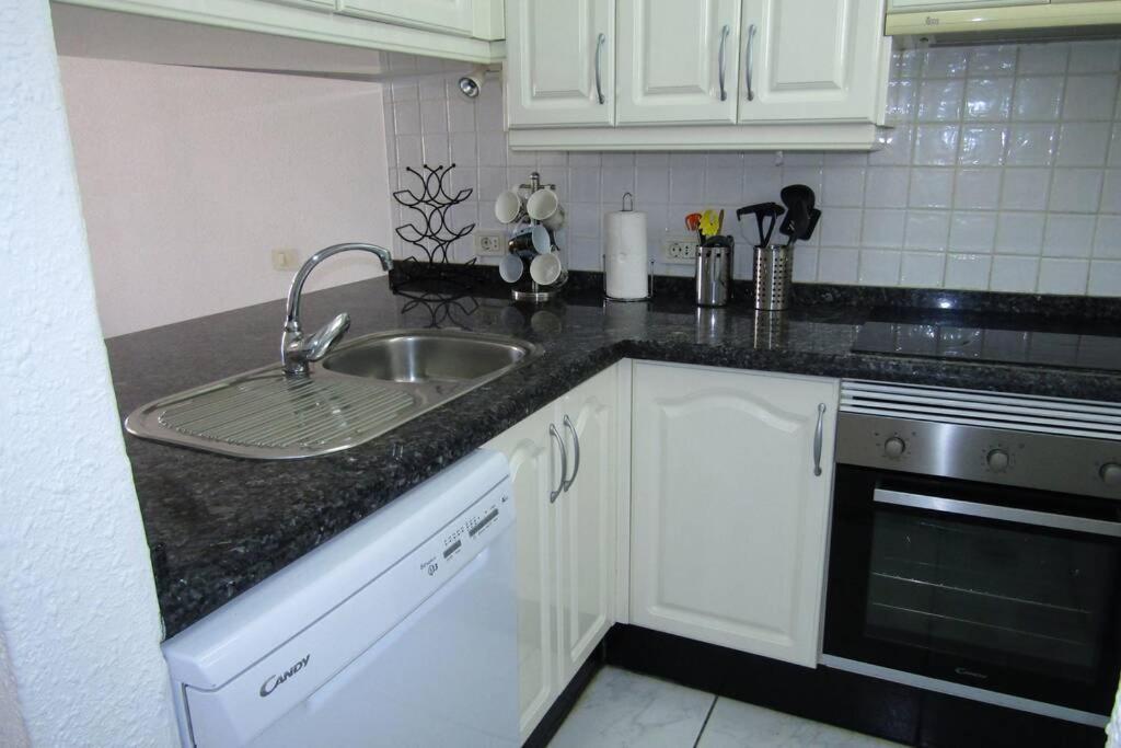 2 Bedrooms Playa Las Americas Parque Santiago I Heated Pool Плая-де-лас-Америкас Экстерьер фото